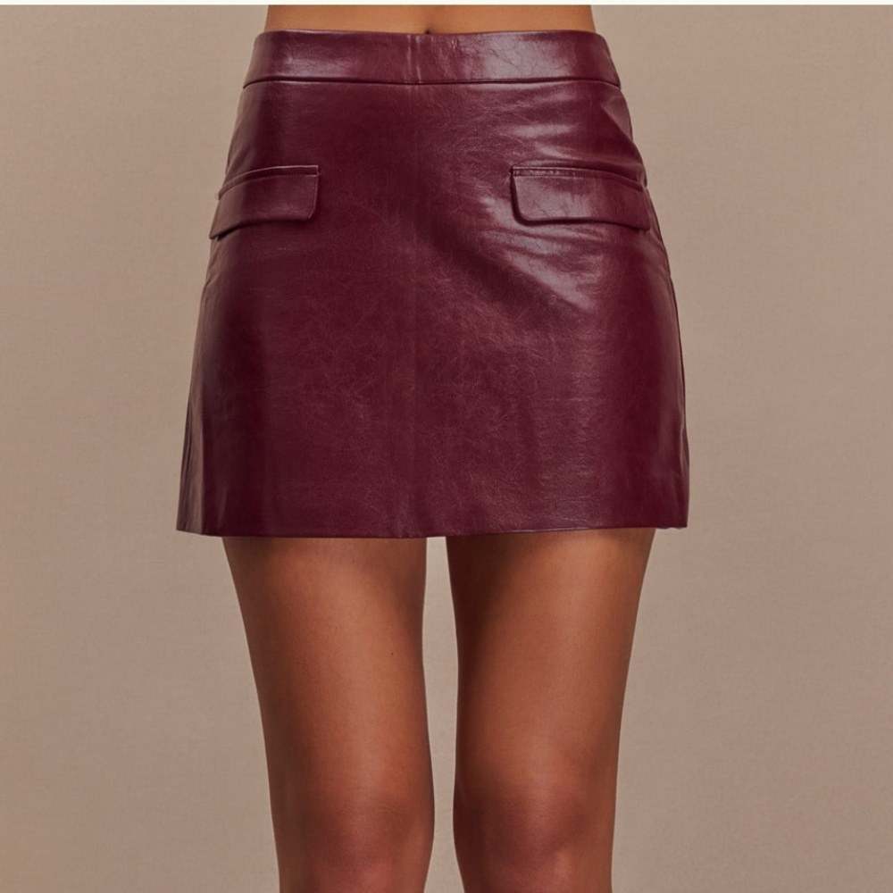 Elegant Burgundy Faux Leather Mini Skirt